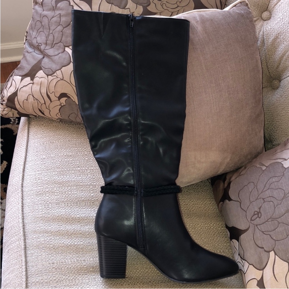 NWOT wide calf boots